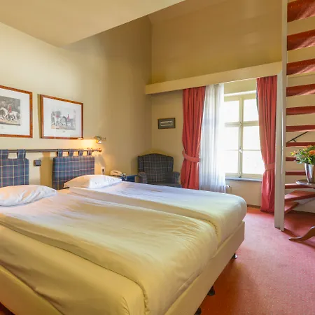 Fletcher Hotel-restaurant Kasteel Erenstein Hotell 4*