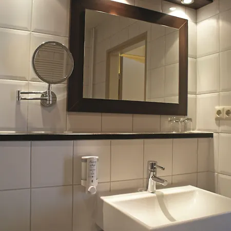 Fletcher Hotel-restaurant Kasteel Erenstein Отель 4*