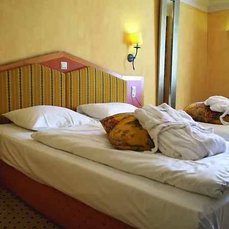 מלון Fletcher Hotel-restaurant Kasteel Erenstein קרקראדה