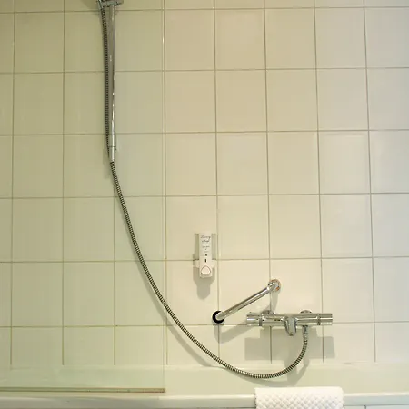 Fletcher Hotel-restaurant Kasteel Erenstein מלון 4*