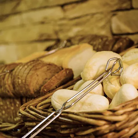 Fletcher Hotel-restaurant Kasteel Erenstein 4* Керкраде