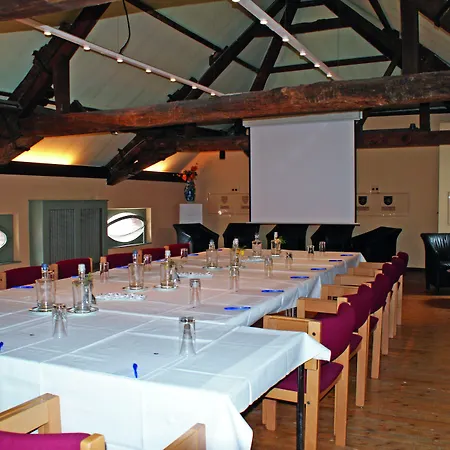 Fletcher Hotel-restaurant Kasteel Erenstein 4* קרקראדה