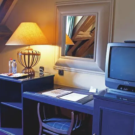 Fletcher Hotel-restaurant Kasteel Erenstein מלון 4*