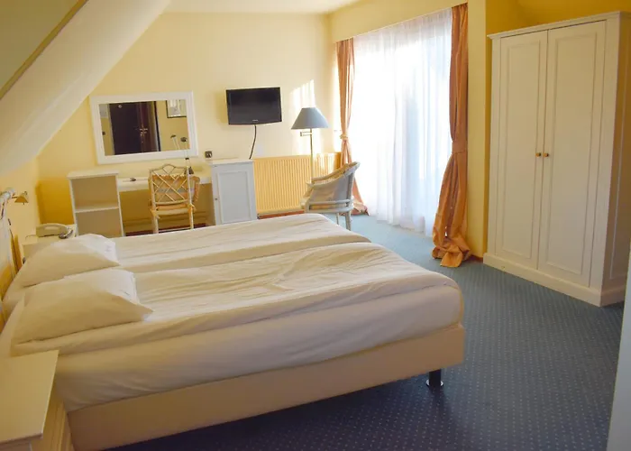 Отель Fletcher Hotel-restaurant Kasteel Erenstein