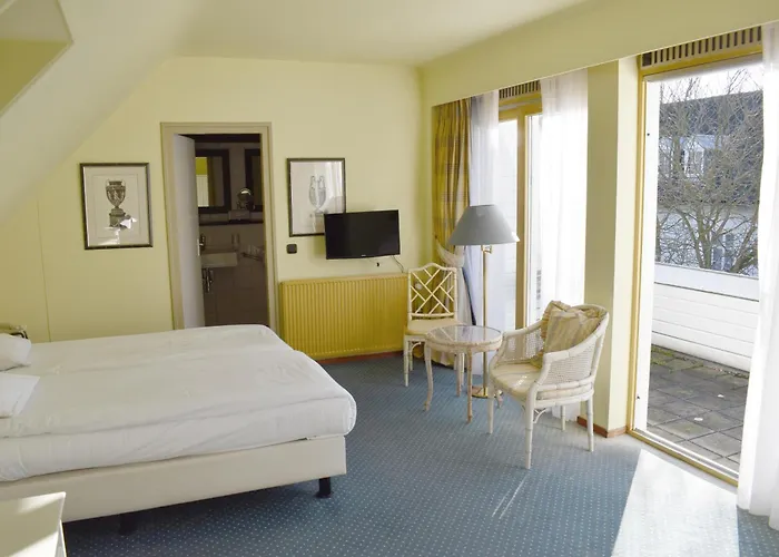 Fletcher Hotel-restaurant Kasteel Erenstein Отель 4*