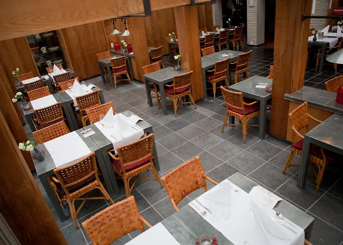 Fletcher Hotel-restaurant Kasteel Erenstein Отель Керкраде