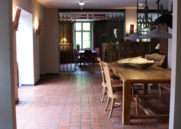 Fletcher Hotel-restaurant Kasteel Erenstein Отель Керкраде