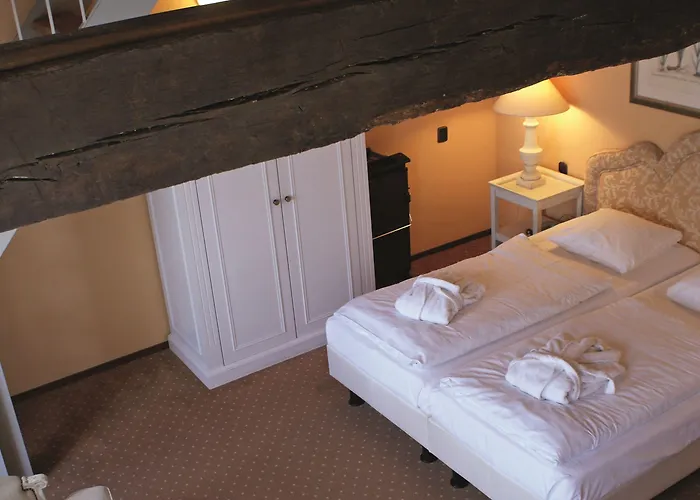 Fletcher Hotel-restaurant Kasteel Erenstein Отель