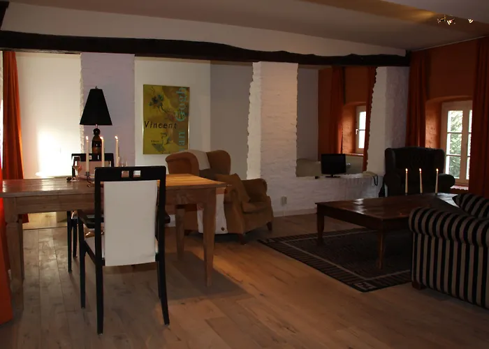 Fletcher Hotel-restaurant Kasteel Erenstein ホテル 4*