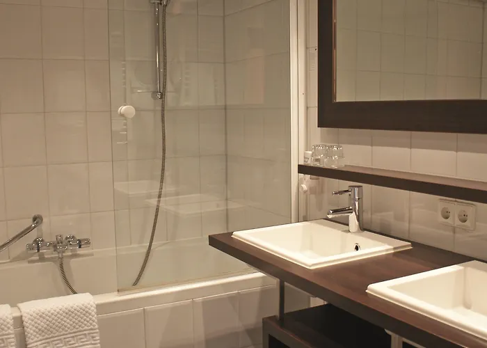 Fletcher Hotel-restaurant Kasteel Erenstein 4* Керкраде