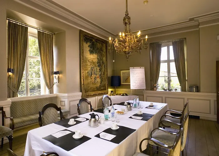 Fletcher Hotel-restaurant Kasteel Erenstein ホテル