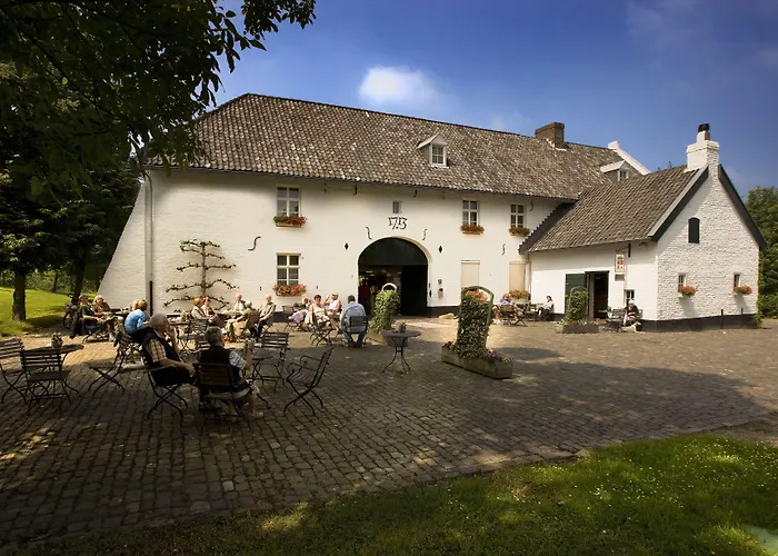 Hotel Fletcher Hotel-restaurant Kasteel Erenstein 4*