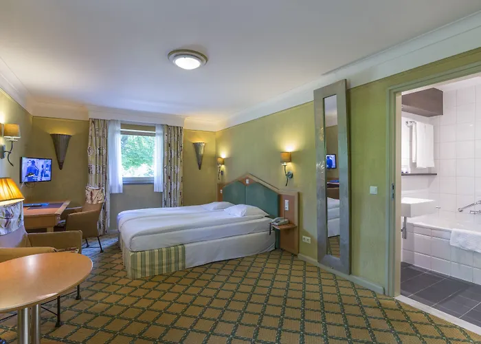 Fletcher Hotel-restaurant Kasteel Erenstein Отель