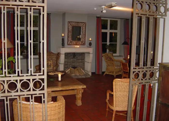 Отель Fletcher Hotel-restaurant Kasteel Erenstein 4*