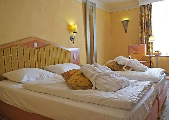 Отель Fletcher Hotel-restaurant Kasteel Erenstein