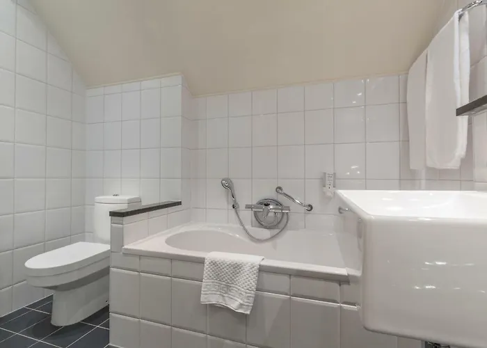 Fletcher Hotel-restaurant Kasteel Erenstein 4* ケルクラーデ