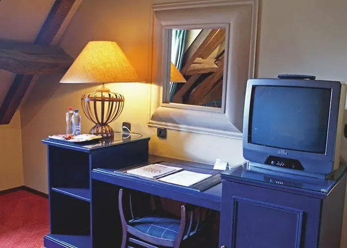 Fletcher Hotel-restaurant Kasteel Erenstein ホテル 4*