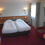 Fletcher Hotel-restaurant Kasteel Erenstein מלון