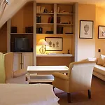 Fletcher Hotel-restaurant Kasteel Erenstein 4*