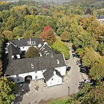 Fletcher Hotel-restaurant Kasteel Erenstein מלון 4*