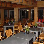 Fletcher Hotel-restaurant Kasteel Erenstein מלון 4*