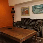 Fletcher Hotel-restaurant Kasteel Erenstein מלון