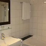 Fletcher Hotel-restaurant Kasteel Erenstein 4* קרקראדה