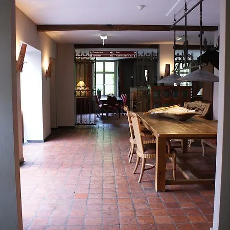 Fletcher Hotel-restaurant Kasteel Erenstein Ξενοδοχείο