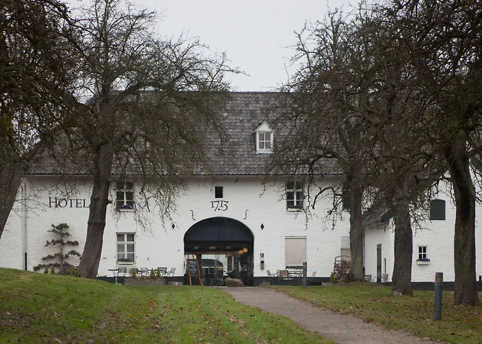 Hotel Fletcher Hotel-restaurant Kasteel Erenstein 4*