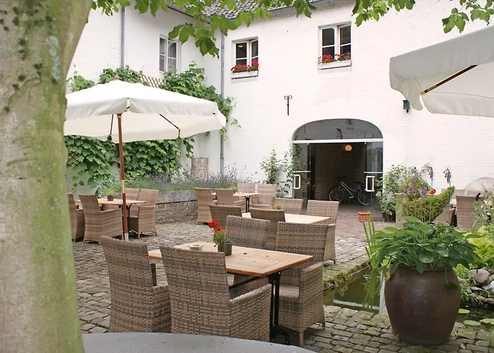 Fletcher Hotel-restaurant Kasteel Erenstein 4*